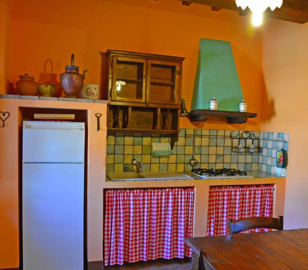 Апартаменти Casale Poggio Colpiccione Пассіньяно-суль-Тразімено Екстер'єр фото