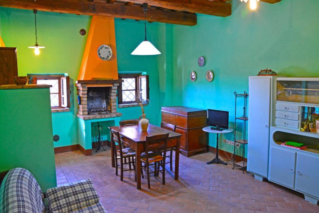 Апартаменти Casale Poggio Colpiccione Пассіньяно-суль-Тразімено Екстер'єр фото